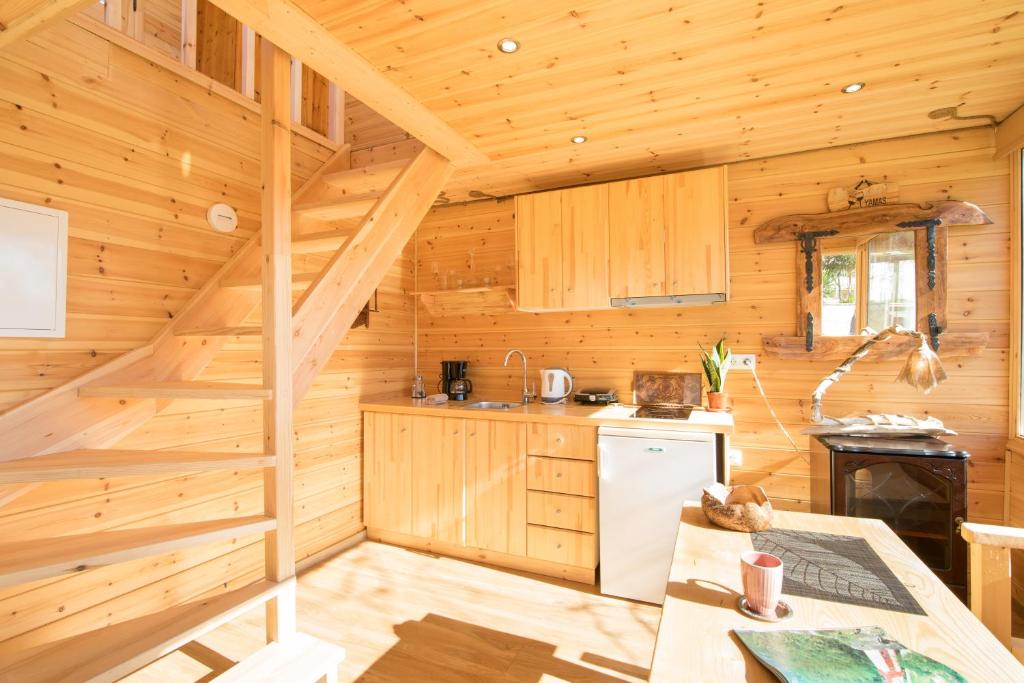 Romantic Tree House room 5